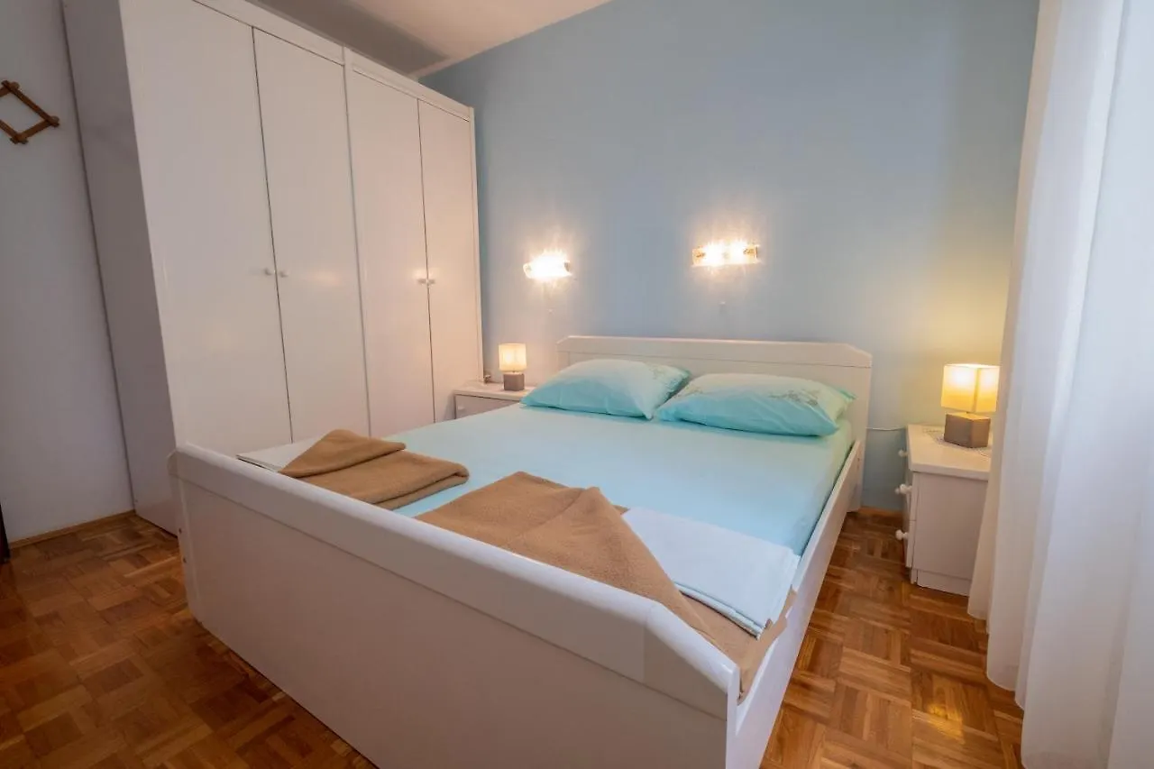 Cozy Apartment Near The Sea Novi Vinodolski